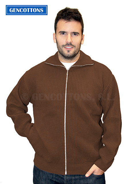 Chaqueta unisex gruesa de manga larga con cremallera entera y dos bolsillos laterales. Cuello denominado "cisne con cremallera" o " Vespa" en canalé 1x1. 
